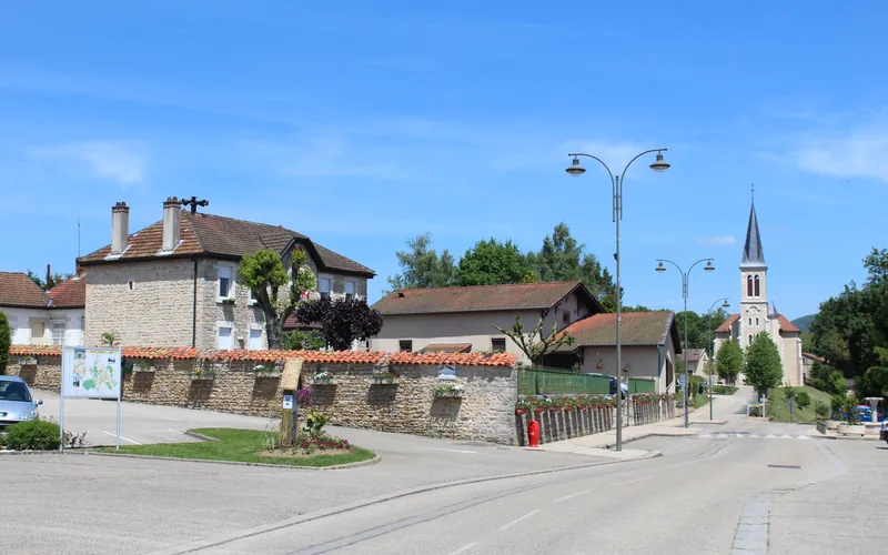 Route du village, Montagnat Route du village de Montagnat, commune au sud de Bourg-en-Bresse