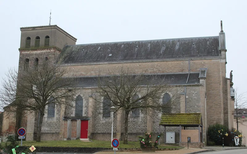 Église de Saint-Martin-le-Châtel, commune rurale de la Bresse (Ain)