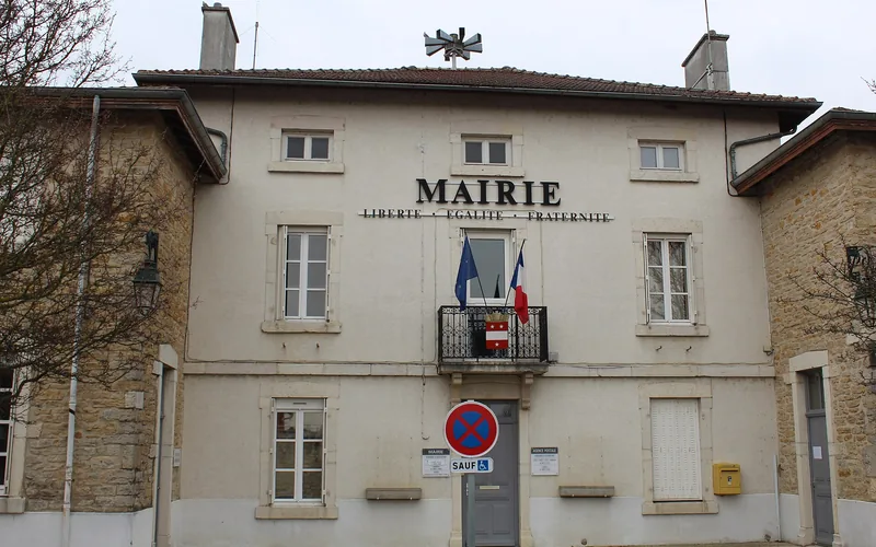 Mairie de Tossiat Mairie de Tossiat, village du Revermont à l'est de Bourg-en-Bresse